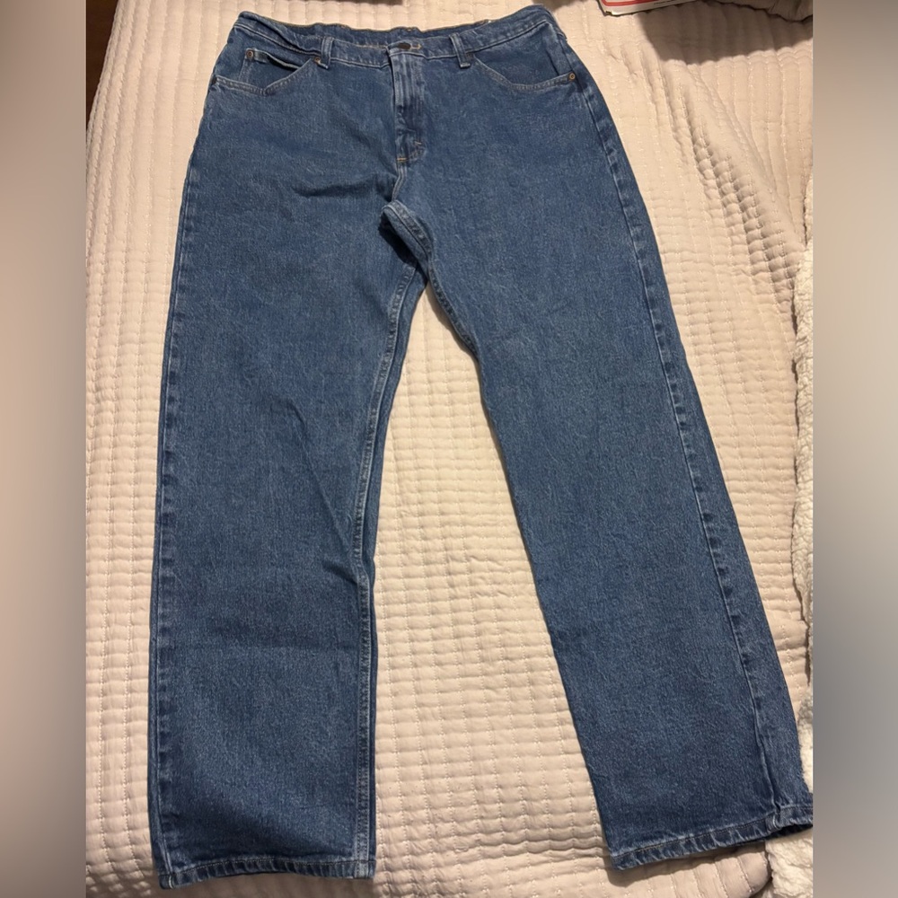 NWOT Men’s Wrangler Straight Leg Jeans - Picture 2 of 5